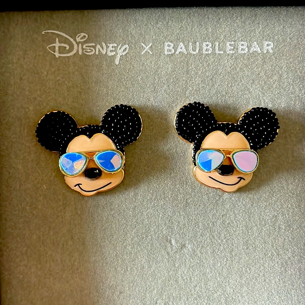 🆕 Cool Mickey Earrings